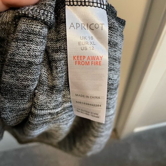 Apricot tunic/ long sweater, Size XL - Picture 3 of 3